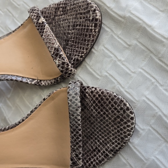 Banana Republic Women's Snakeskin Heels Mob Wife Elegant Feminine - Picture 3 of 12